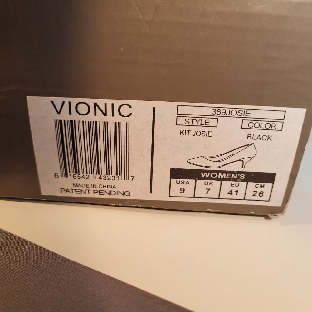 Vionic Josie Black Kitten Heel Pump